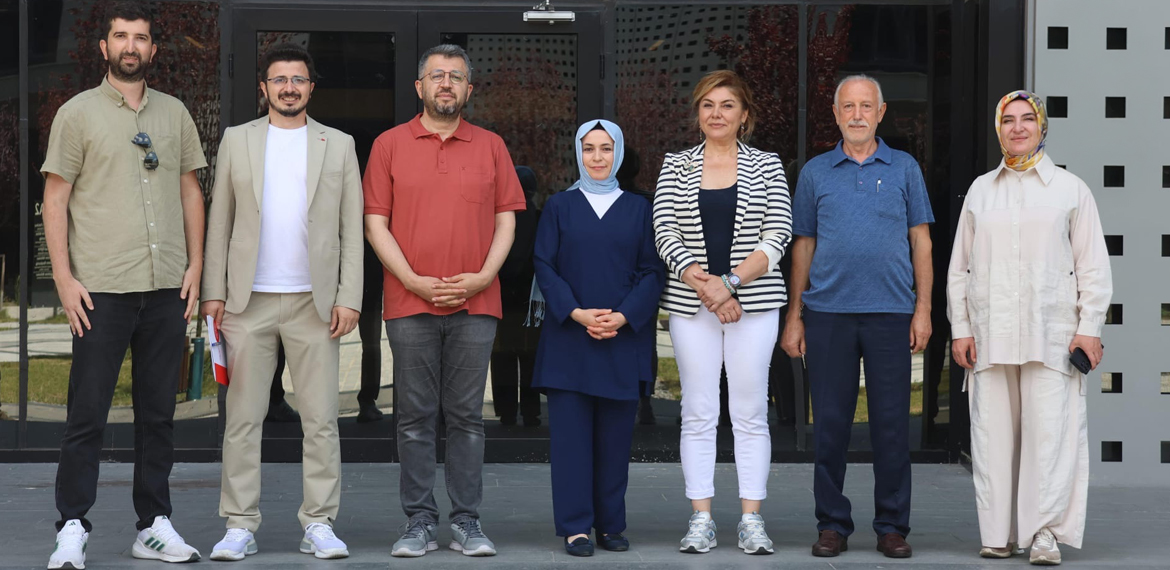 Maltepe-İlçe-Milli-Eğitim-Müdürlüğünden-Ziyaret.jpg (402 KB)