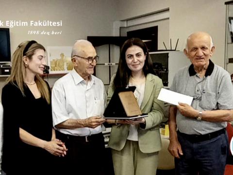 Atatürk Eğitim Fakültesi’ne Eğitim Uygulamaları Ödülü https://www.gunleme.dersbelgeligi.com/tonguc-odulu-ders-belgeligine-verildi/